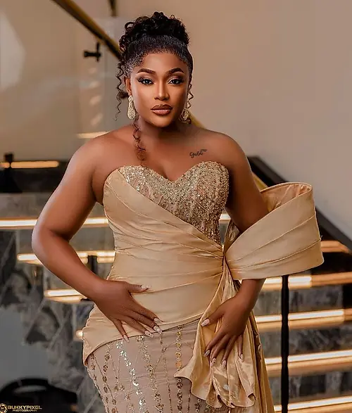 Lizzy Gold