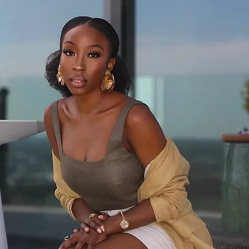 Beverly Naya