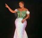 Lola Nweze